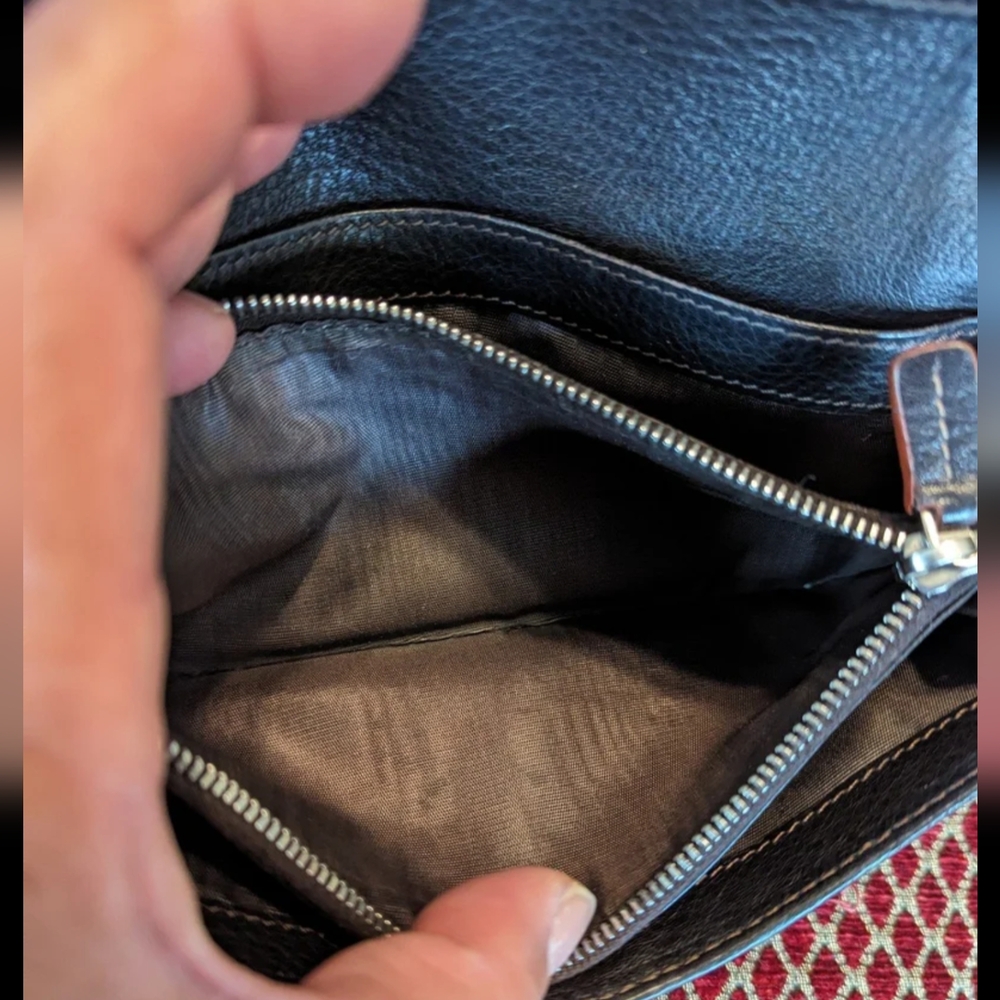 AUTHENTICATED Celìne Vintage Late 1990's - Early 2000's Continental Wallet - Picture 6 of 12